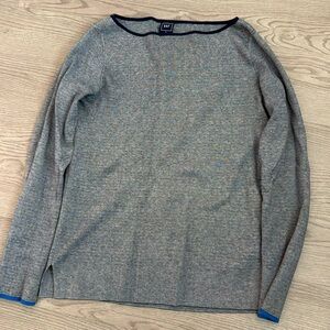 Blue top. Size small. Gap. 54% cotton. 39% rayon. 7% silk.